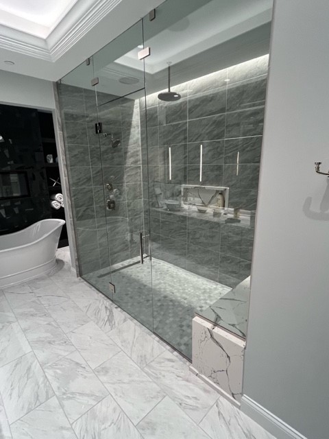 Large Walk In Shower Clear Chrome Glass To Glass Hinges Transom Bench Channel Ladder Pull