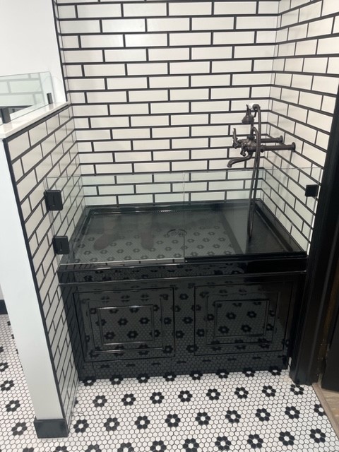 Shower Glass Dog Wash Station Clear Matte Black No Handle Channel